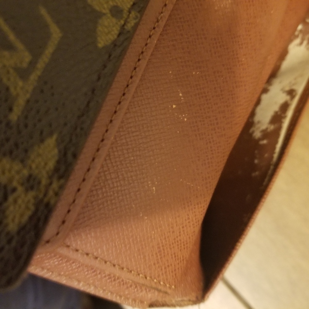 Louis Vuitton Monogram Wallet - Picture 6 of 7